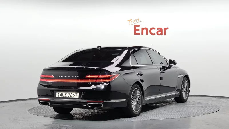 Genesis G90