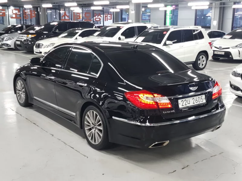 Hyundai Genesis