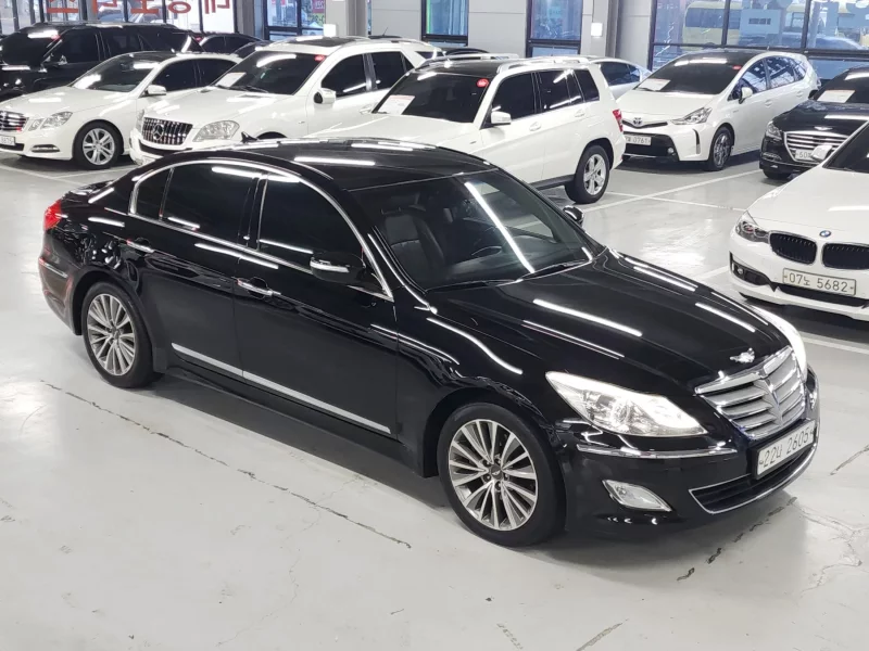 Hyundai Genesis