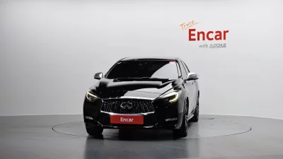 Infiniti Q30