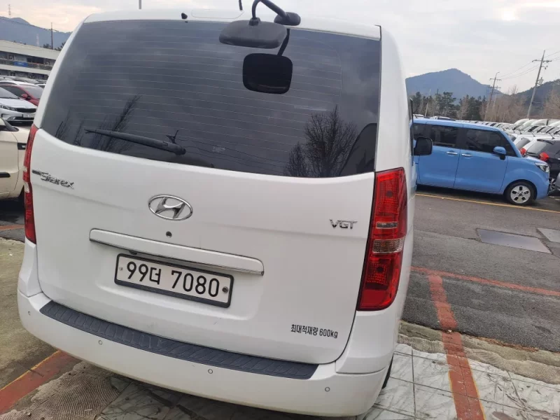 Hyundai Starex