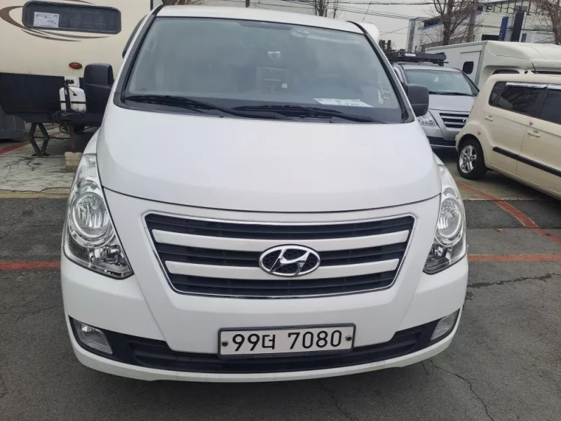 Hyundai Starex