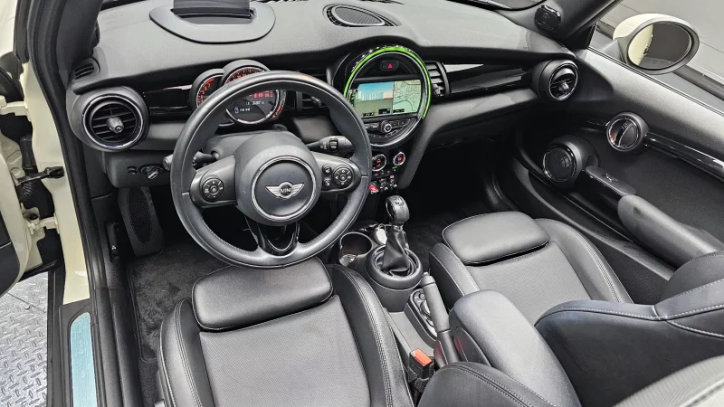 MINI Cooper Convertible