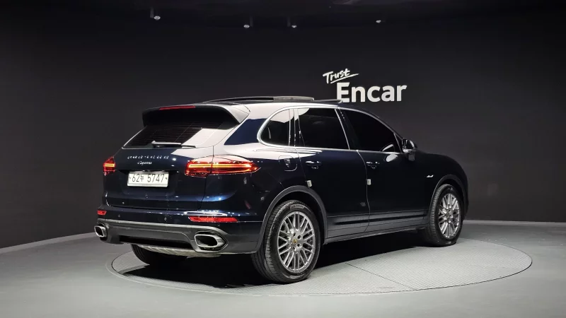 Porsche CAYENNE