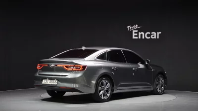 Renault SM6