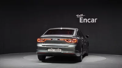Renault SM6