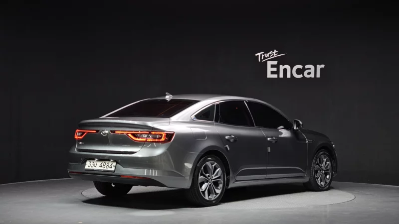 Renault SM6