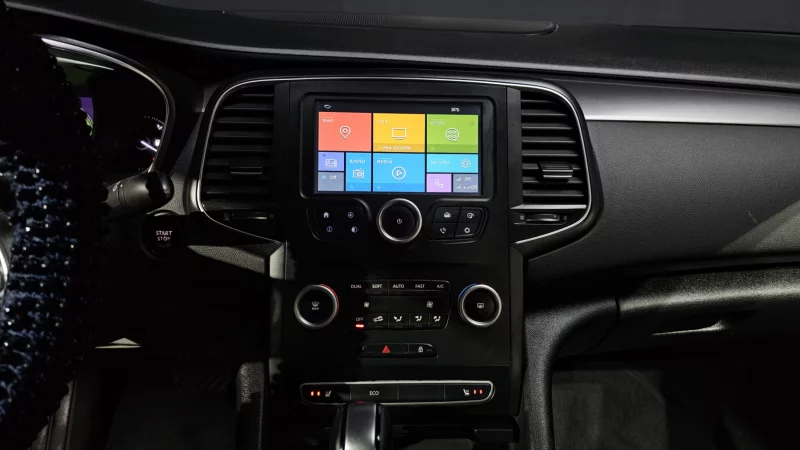 Renault SM6