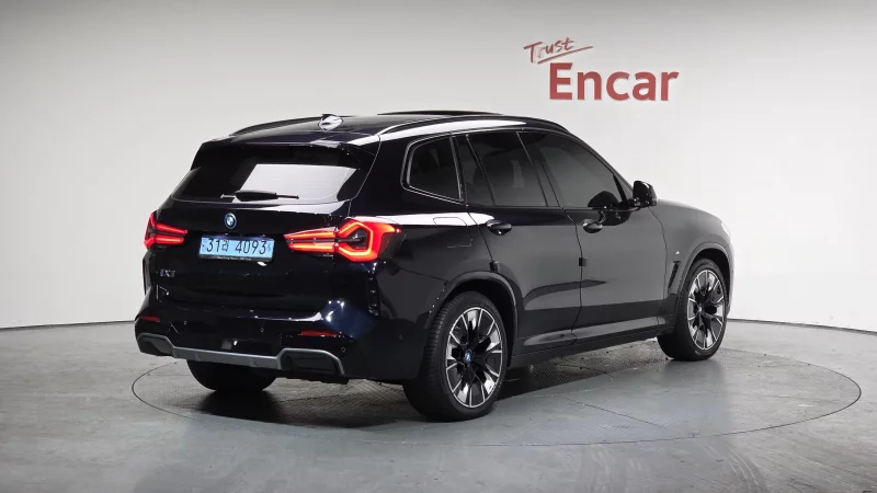 BMW iX3