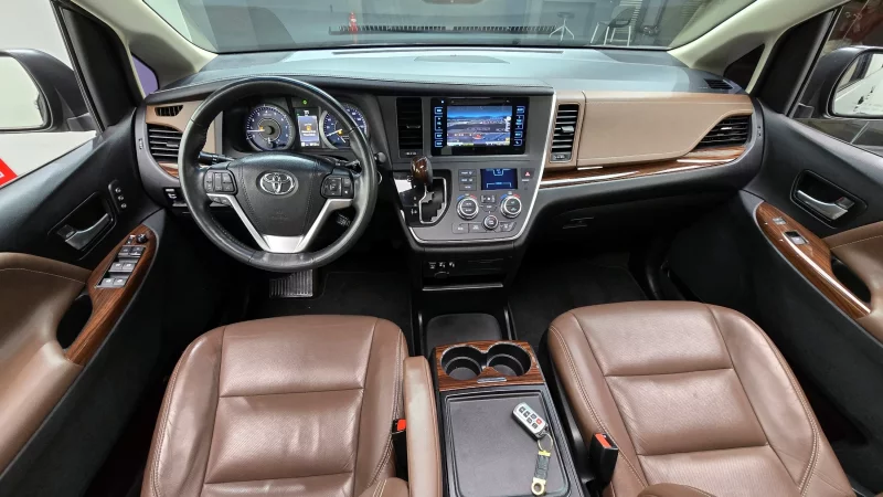 Toyota SIENNA