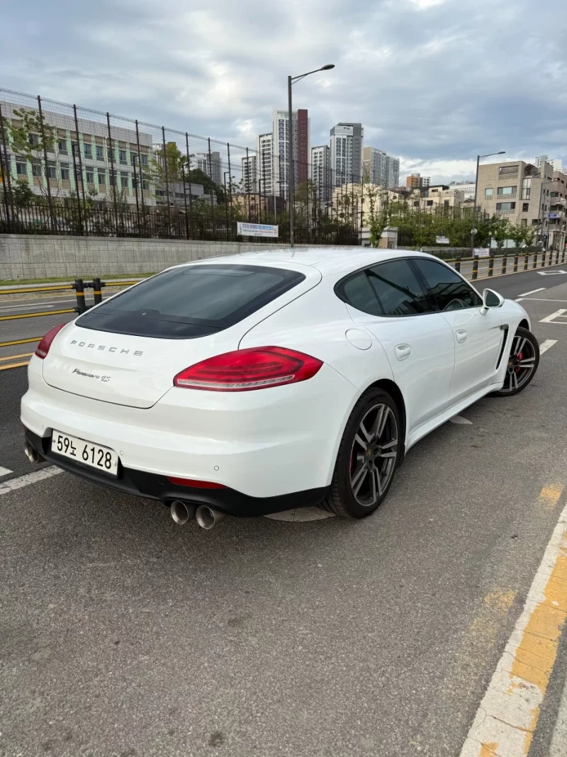Porsche PANAMERA