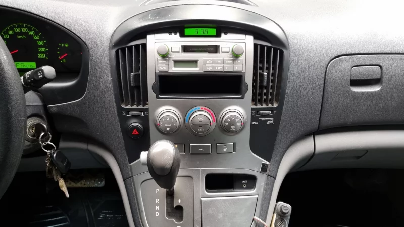 Hyundai Starex
