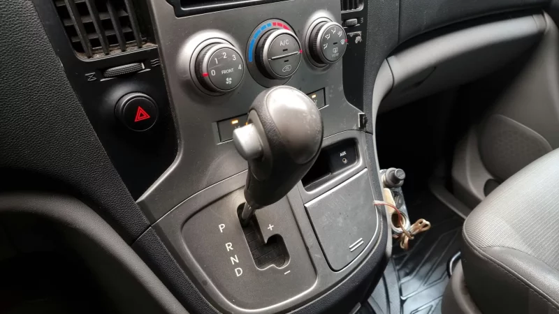 Hyundai Starex