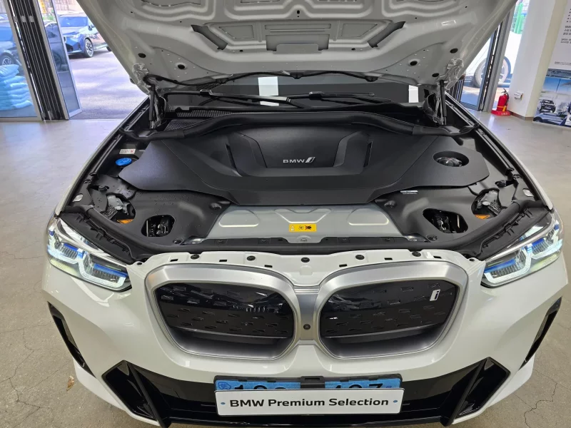 BMW iX3