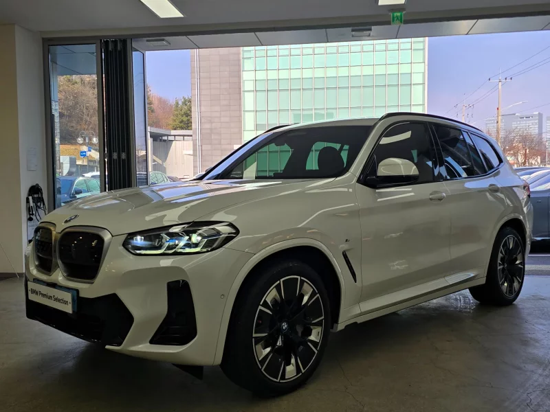 BMW iX3