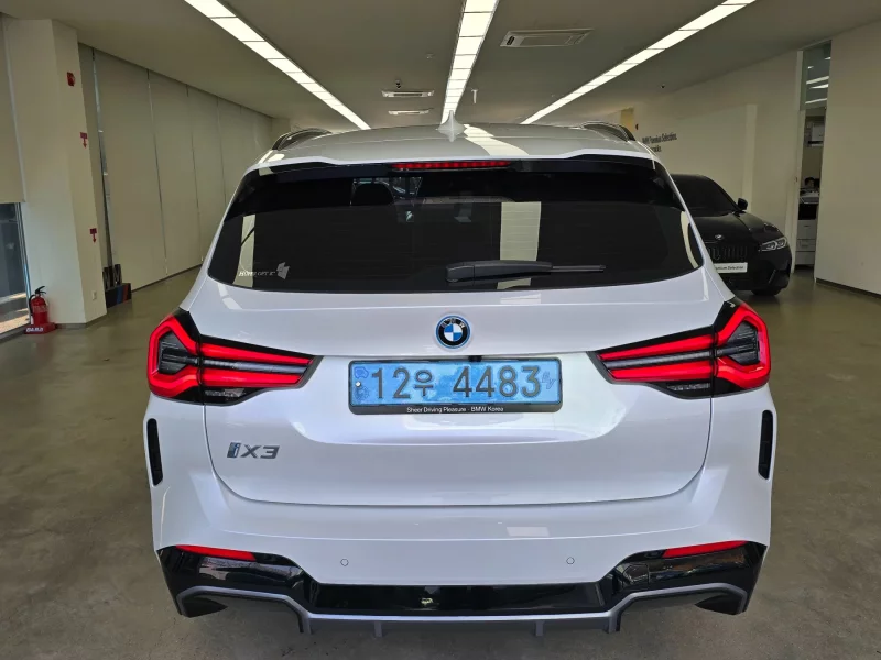 BMW iX3