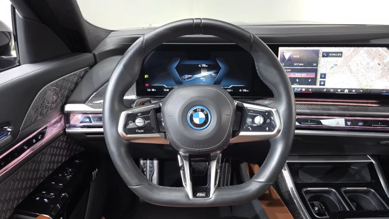 BMW i7