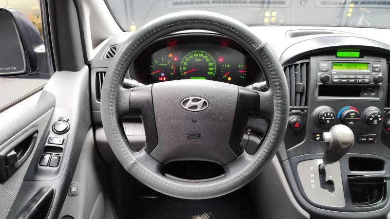 Hyundai Starex