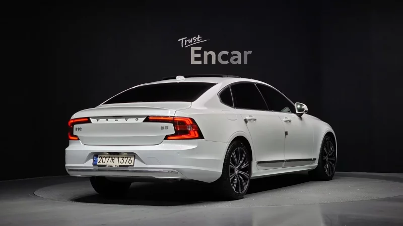 Volvo S90