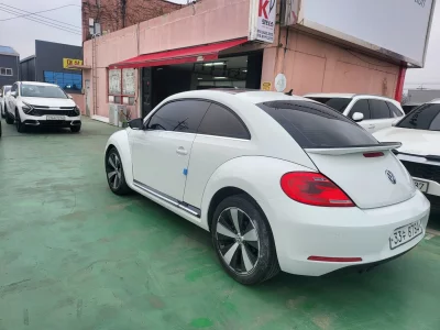 Volkswagen BEETLE