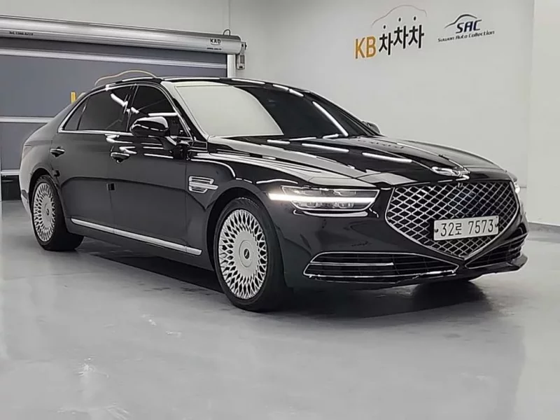 Genesis G90