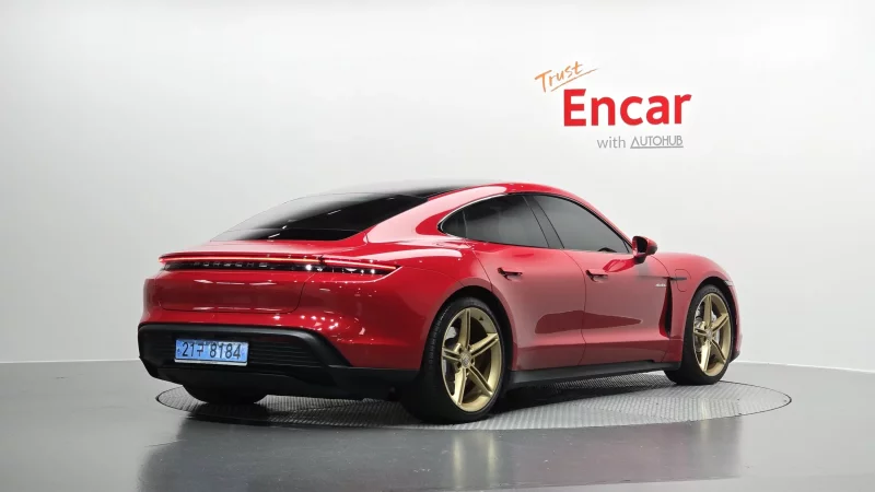 Porsche TAYCAN