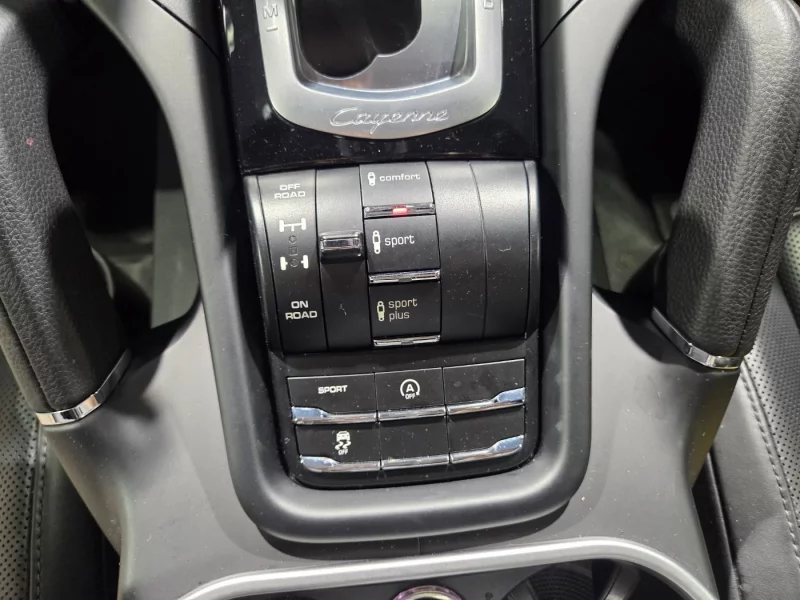 Porsche CAYENNE