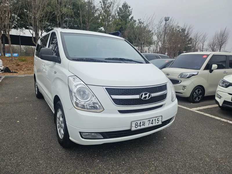 Hyundai Starex