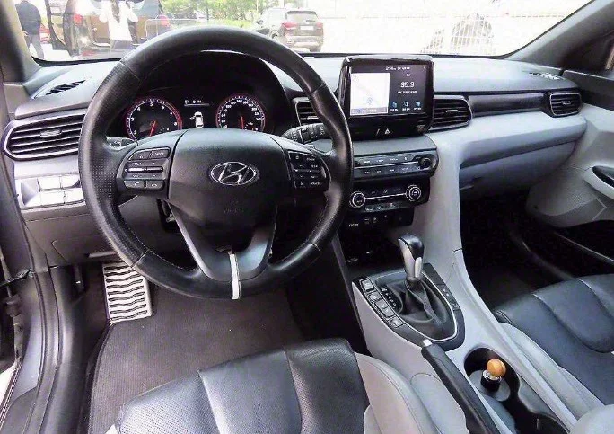 Hyundai Veloster