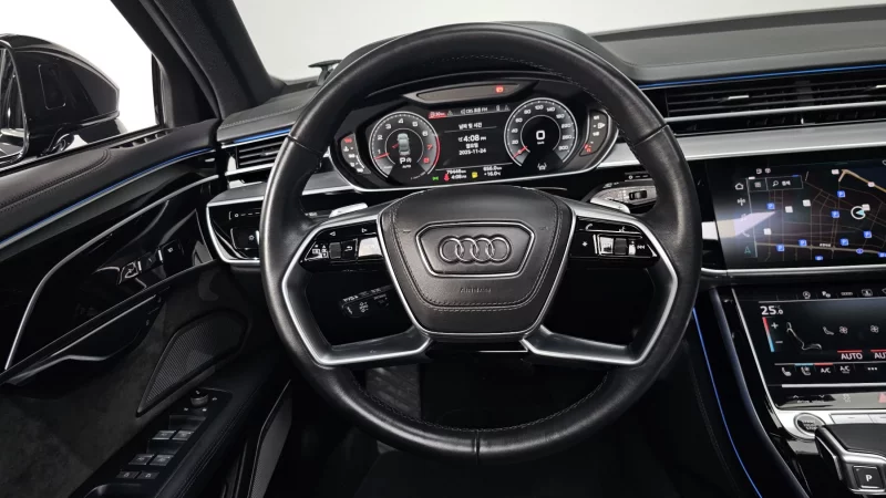 Audi A8