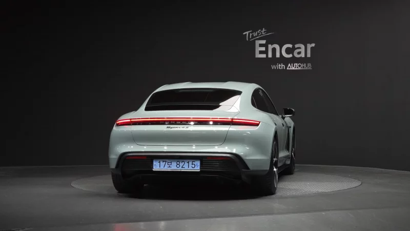 Porsche TAYCAN