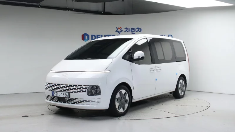 Hyundai Staria