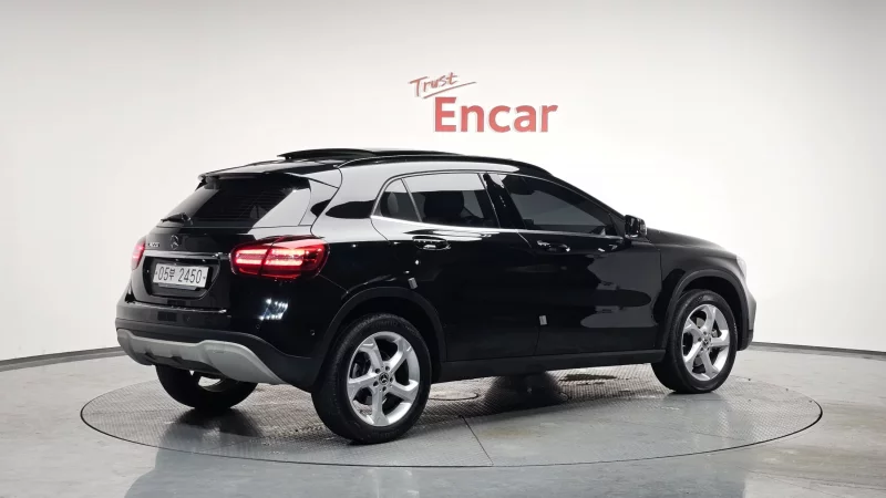 Mercedes-Benz GLA-Class