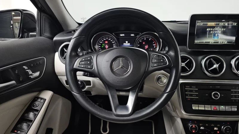 Mercedes-Benz GLA-Class