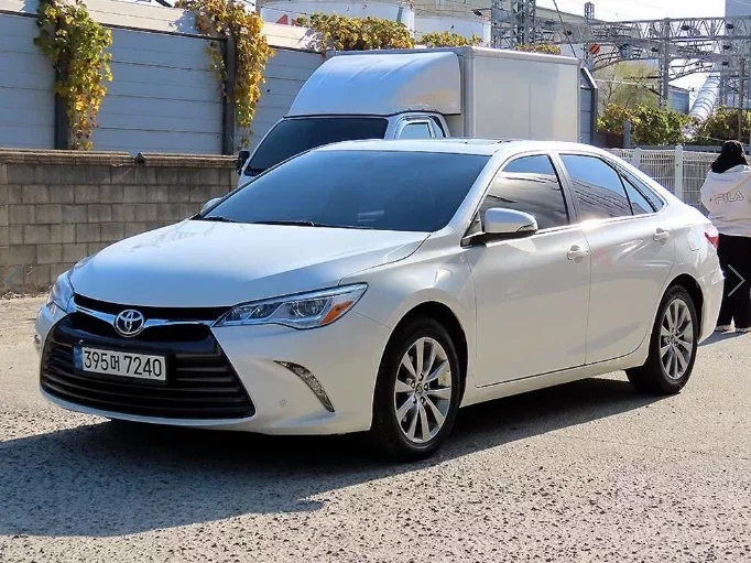 Toyota CAMRY