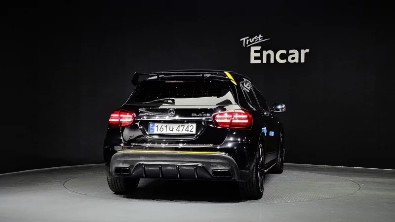 Mercedes-Benz GLA-Class