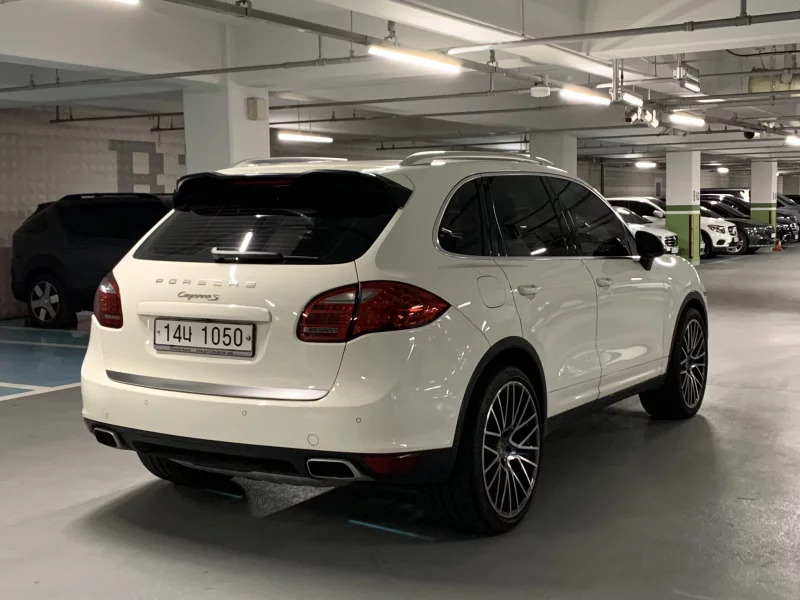 Porsche CAYENNE