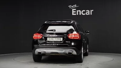 Mercedes-Benz GLA-Class