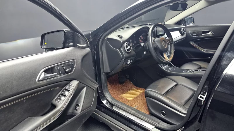 Mercedes-Benz GLA-Class