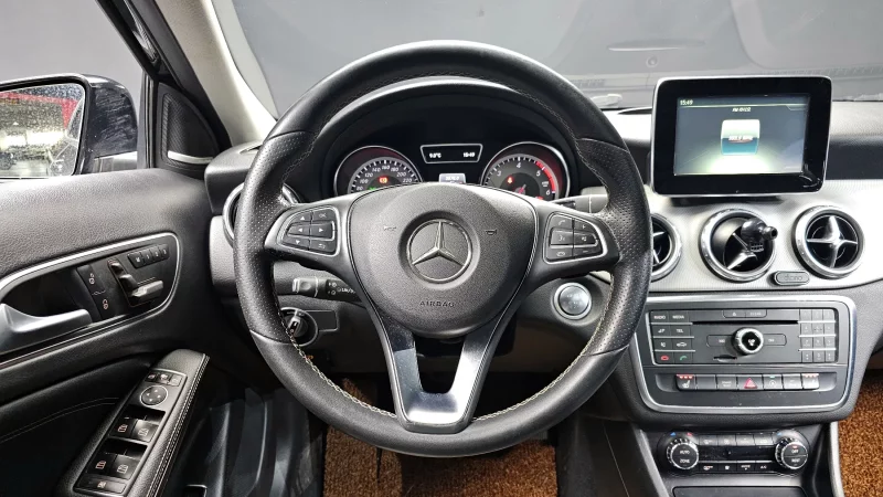 Mercedes-Benz GLA-Class
