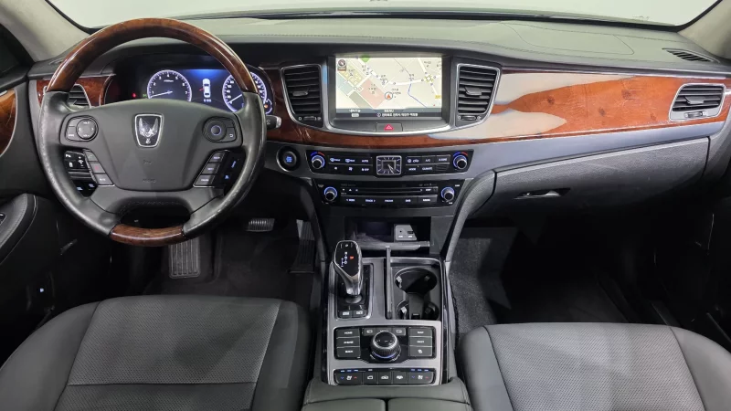 Hyundai Equus