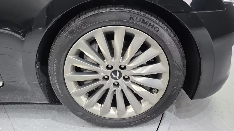 Hyundai Equus