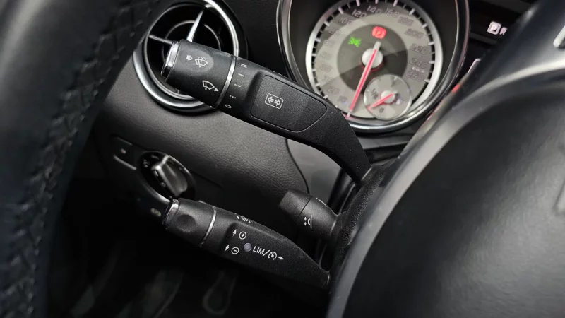 Mercedes-Benz SLK-Class