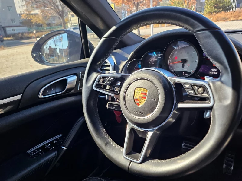 Porsche CAYENNE