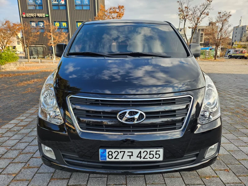 Hyundai Starex