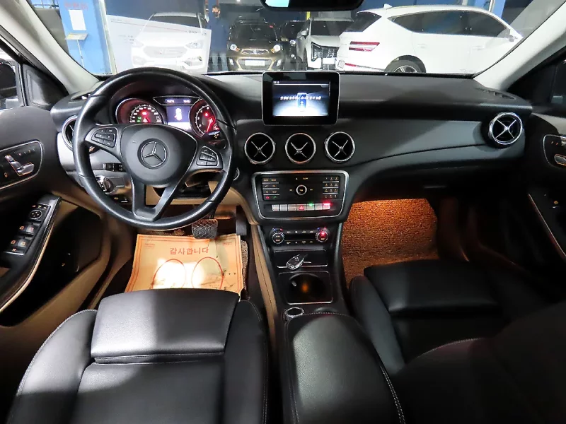 Mercedes-Benz GLA-Class