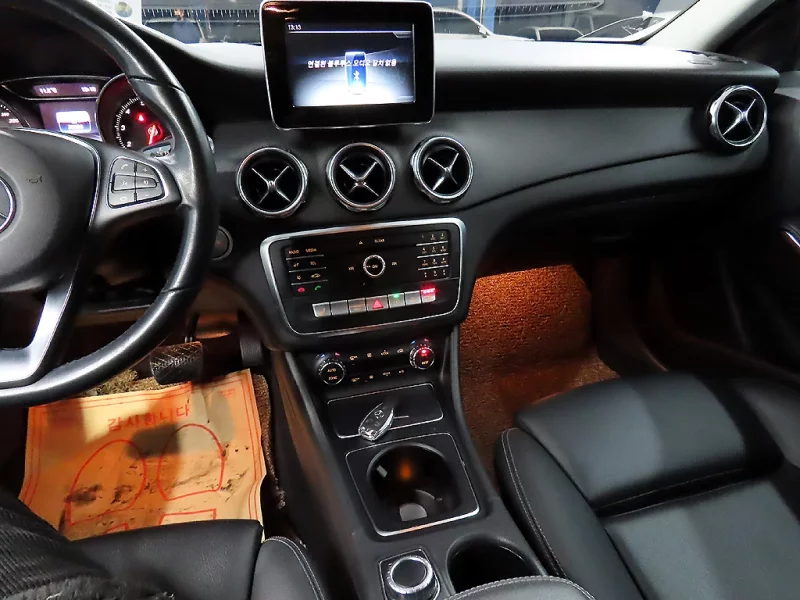 Mercedes-Benz GLA-Class