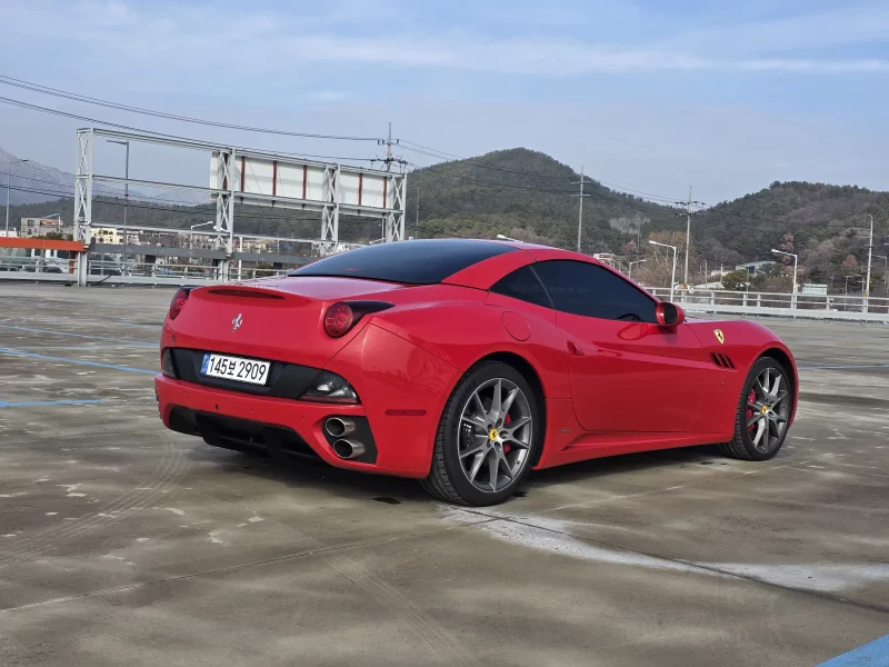 Ferrari CALIFORNIA