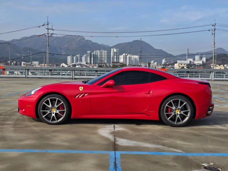 Ferrari CALIFORNIA