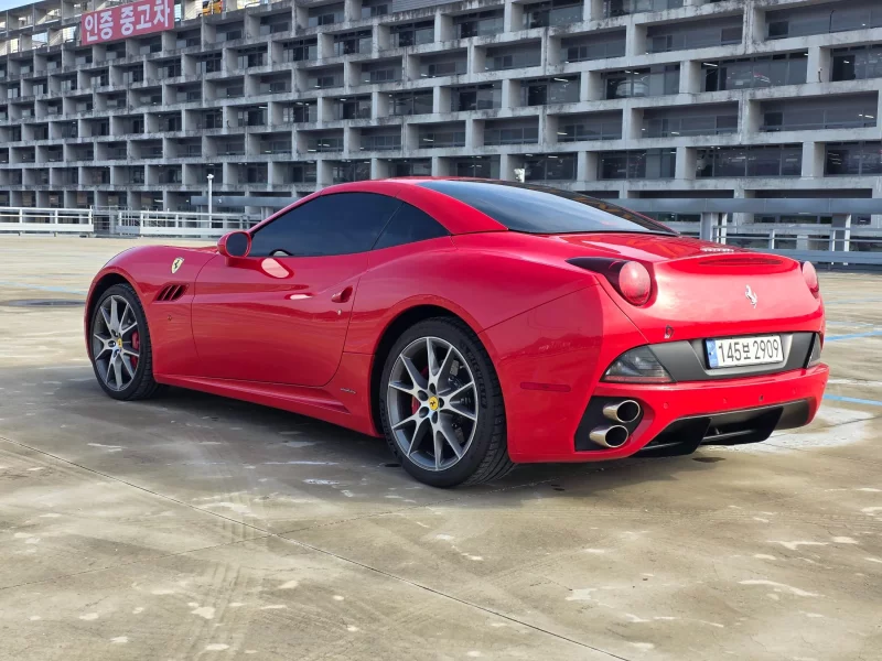 Ferrari CALIFORNIA